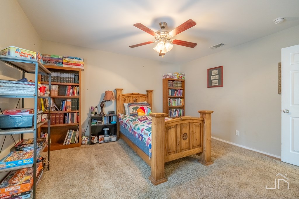 3641 Grandview Dr Property Photo 27
