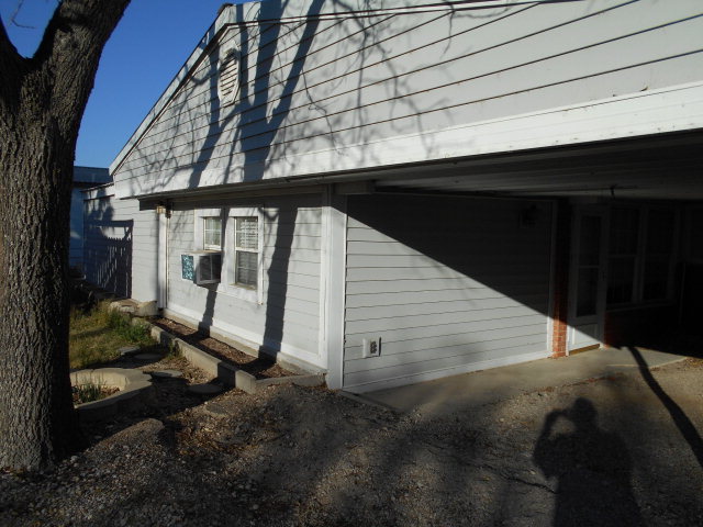 2262 Joy Rd Property Photo 2