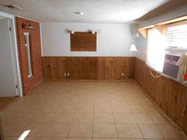 2262 Joy Rd Property Photo 3
