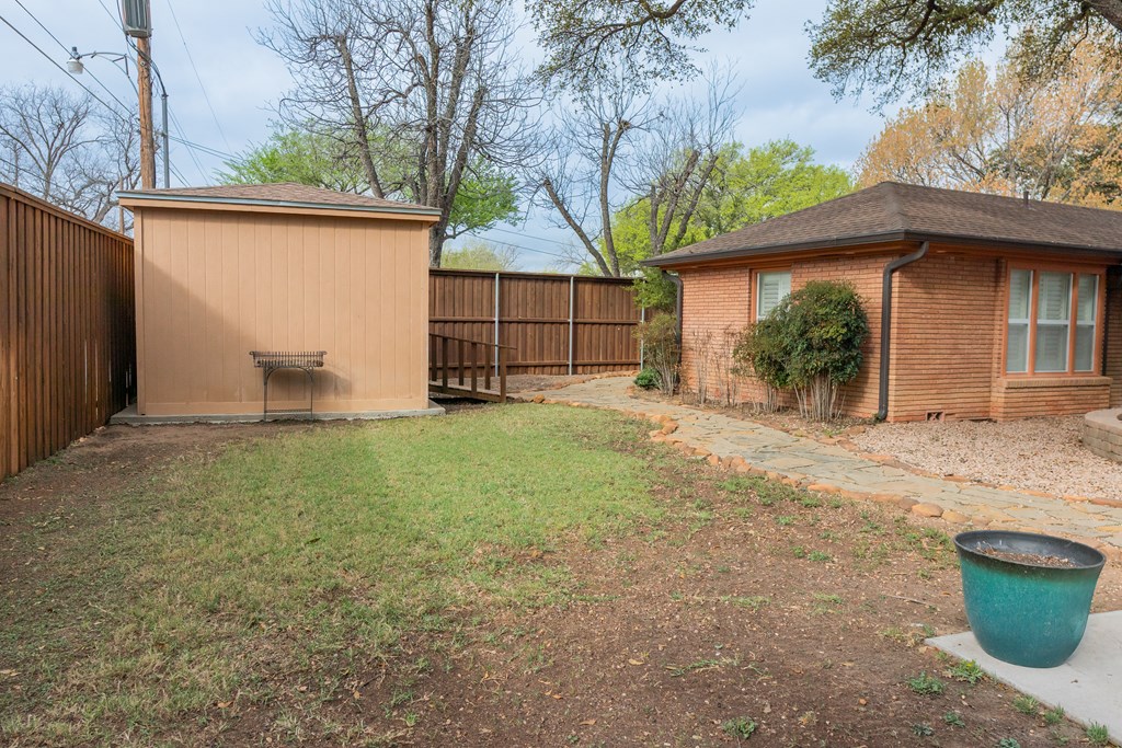 2627 Live Oak St Property Photo 44