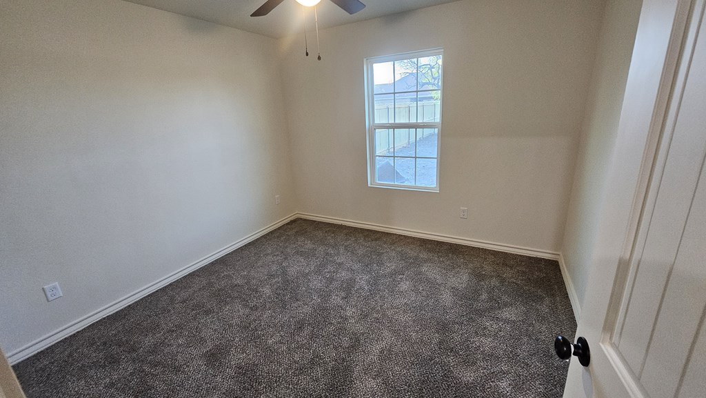 1726 La Follette St Property Photo 9