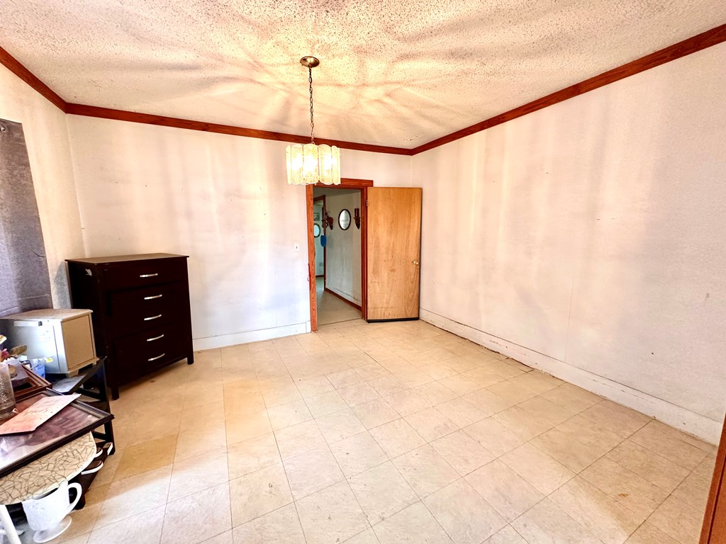 1124 E Harris Ave Property Photo 5