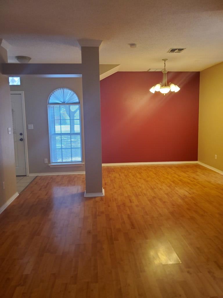1714 Cordell Dr Property Photo 2