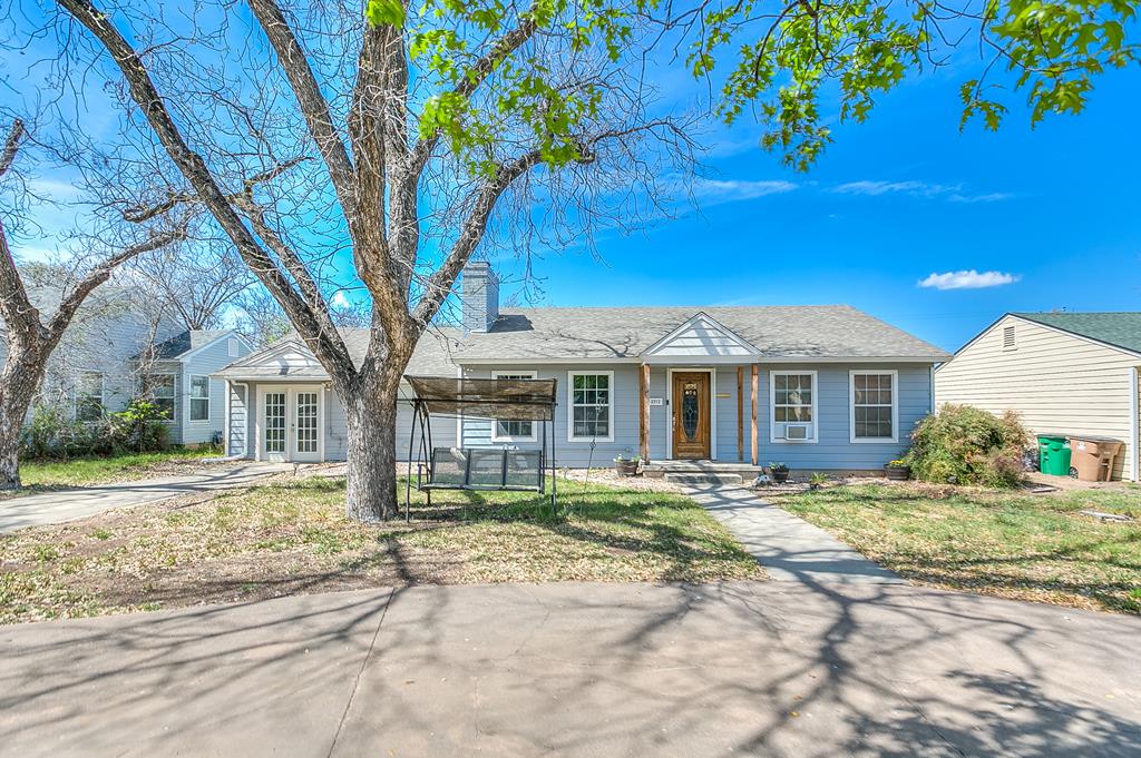 2312 Live Oak St Property Photo 1