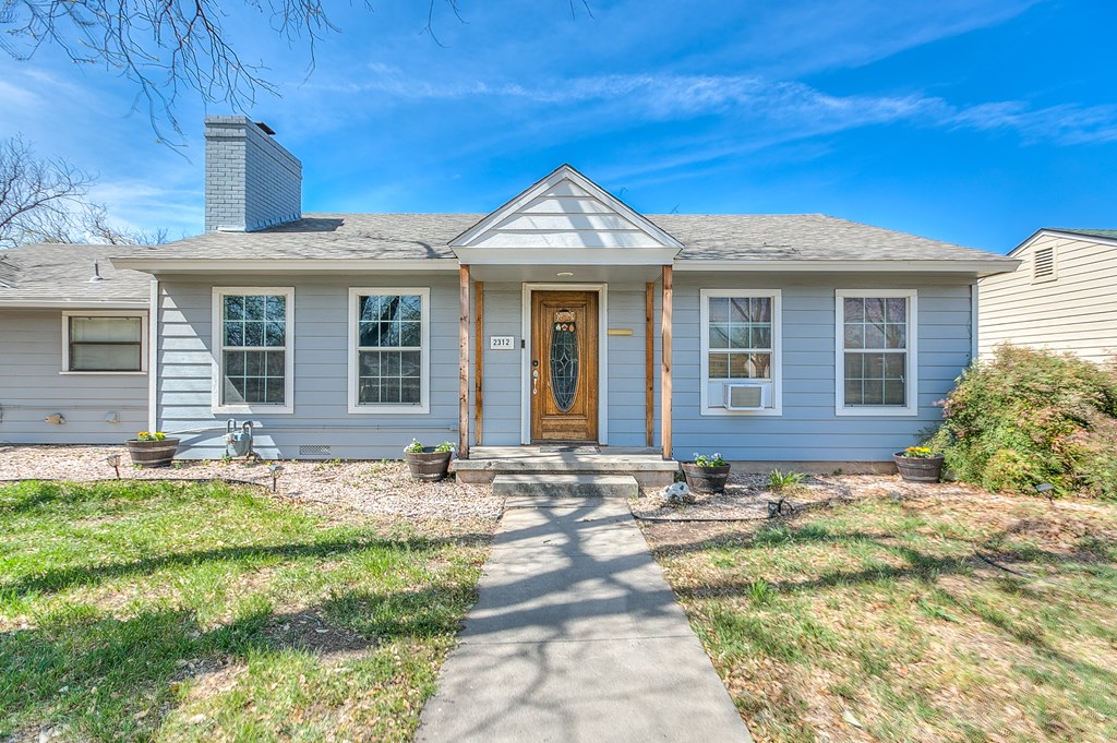 2312 Live Oak St Property Photo 2