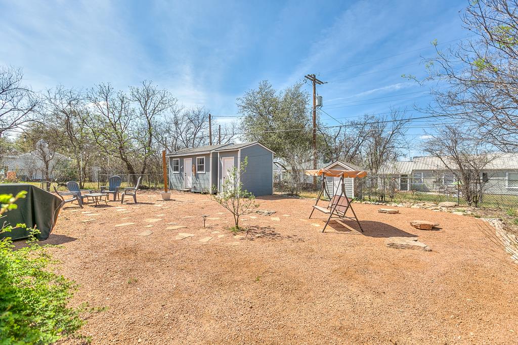 2312 Live Oak St Property Photo 29
