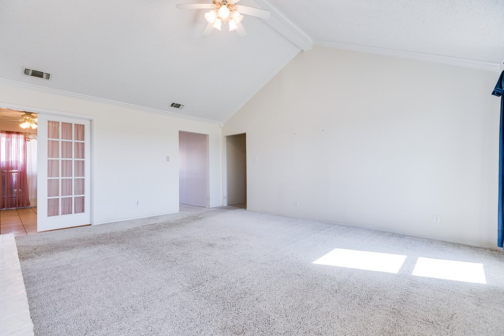 261 Edinburgh Rd Property Photo 10