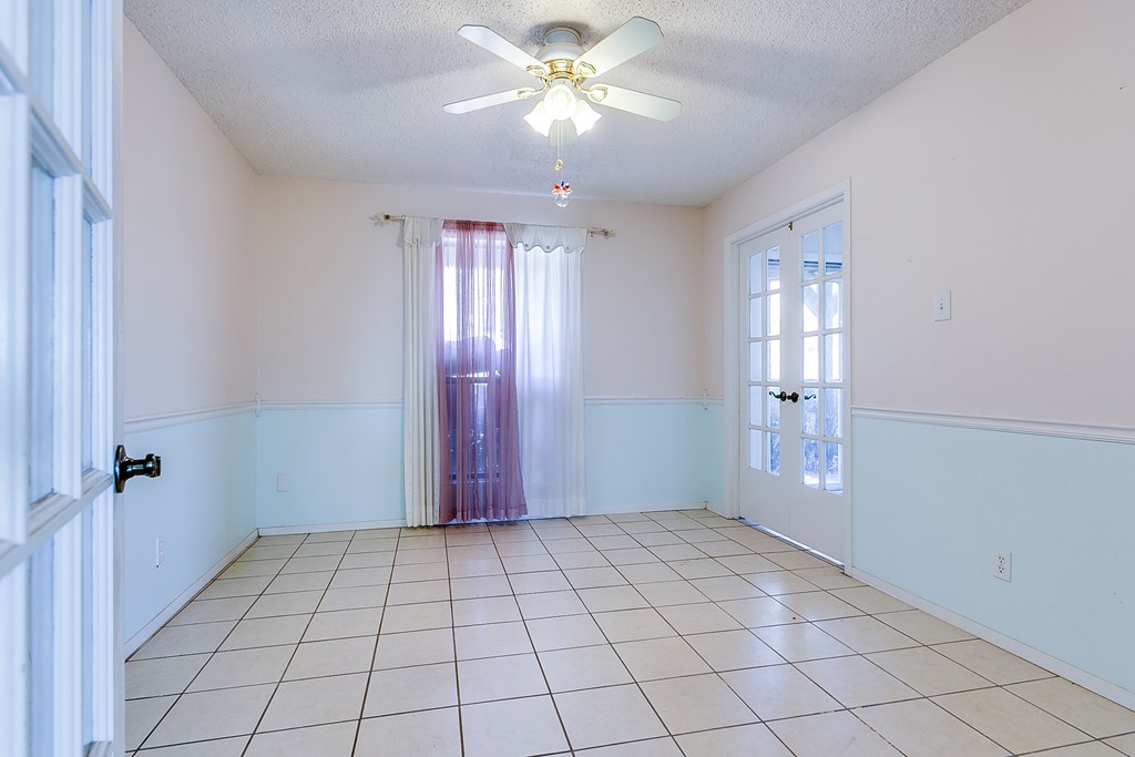 261 Edinburgh Rd Property Photo 11