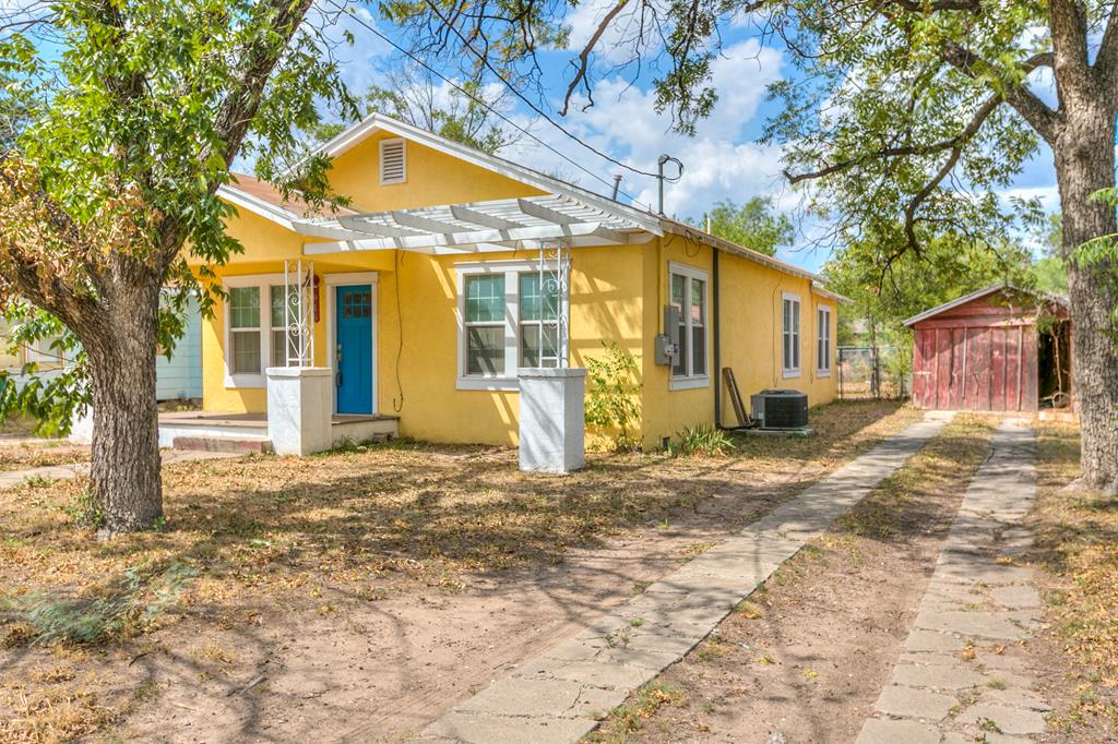 916 Preusser St Property Photo 10