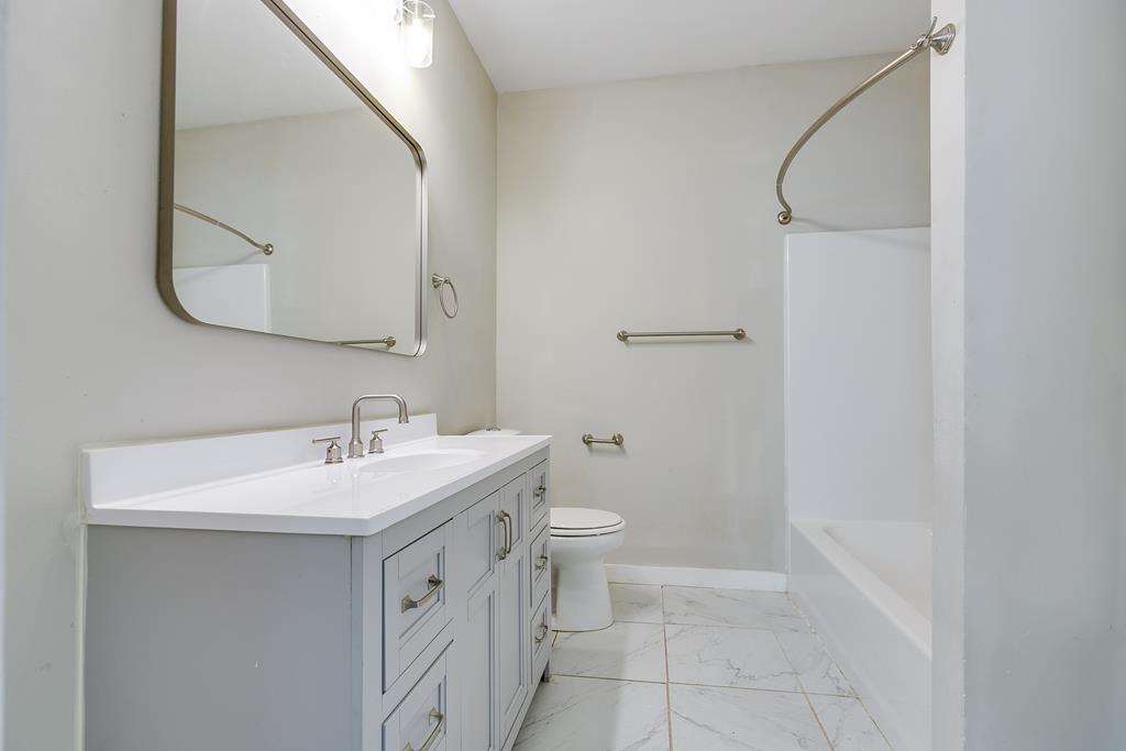916 Preusser St Property Photo 30