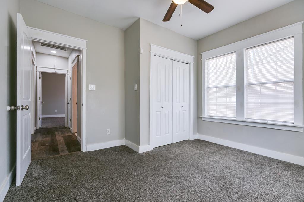 916 Preusser St Property Photo 34