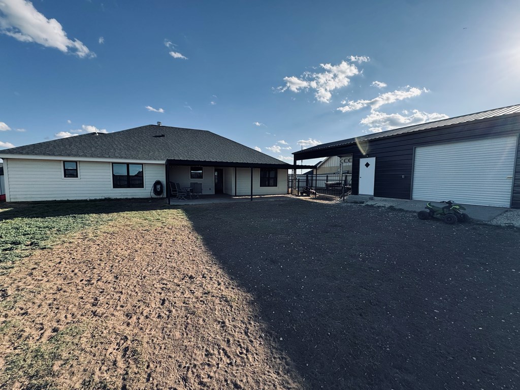 8402 Lynx Lane Property Photo 8