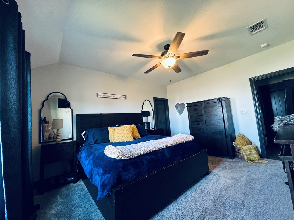 8402 Lynx Lane Property Photo 11