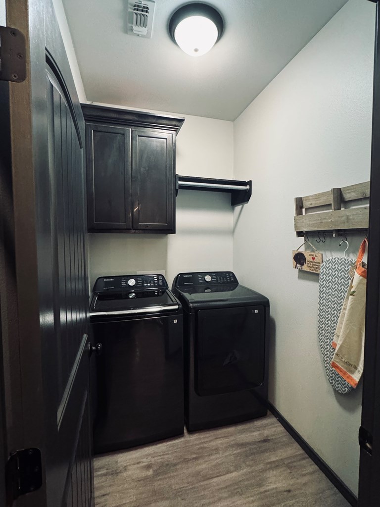 8402 Lynx Lane Property Photo 15