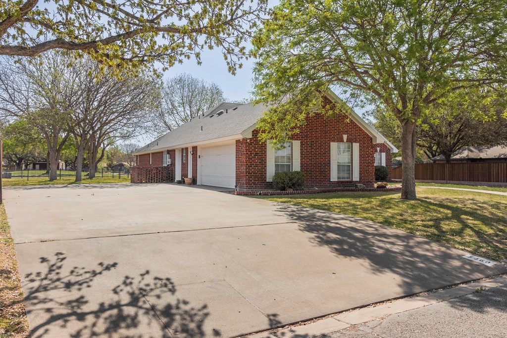 5360 Fairway Dr Property Photo 3