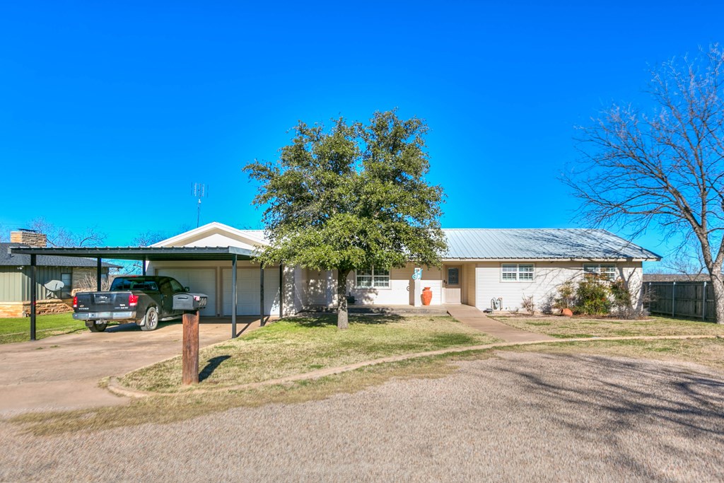 600 Mccarver Dr Property Photo 2