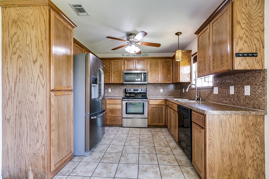 2833 Selman Dr Property Photo 11