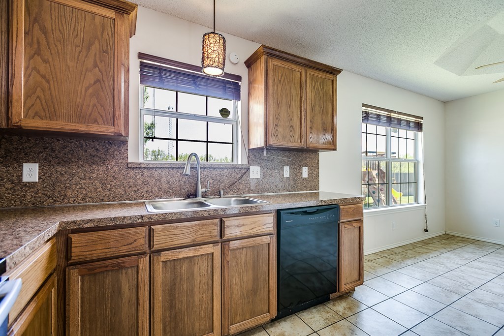 2833 Selman Dr Property Photo 13