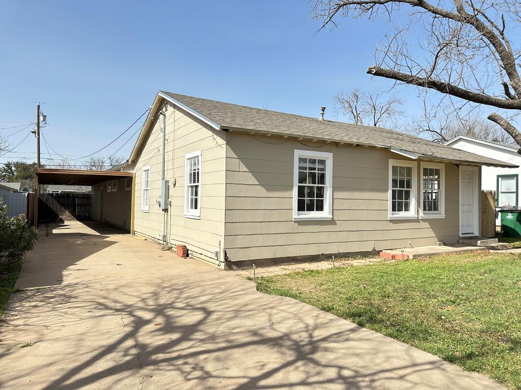 213 S Garrett St Property Photo 1