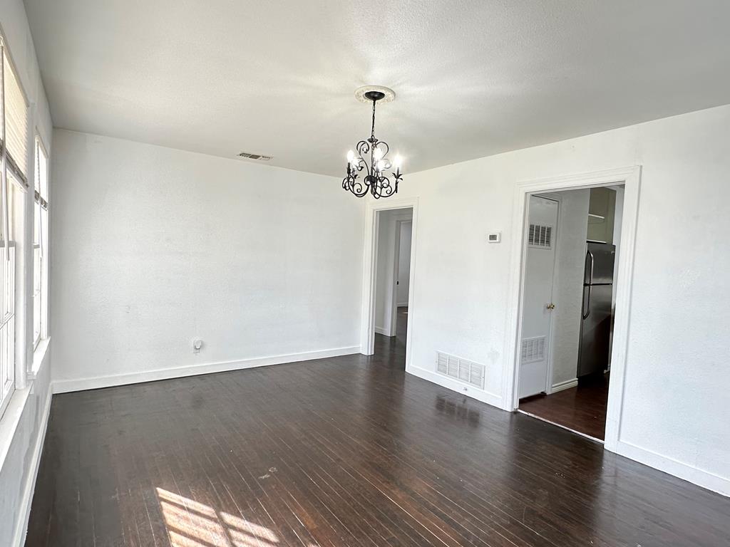 213 S Garrett St Property Photo 4