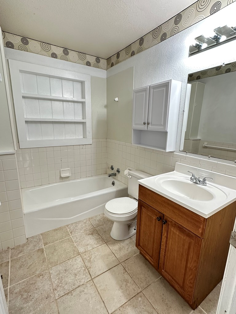 213 S Garrett St Property Photo 6