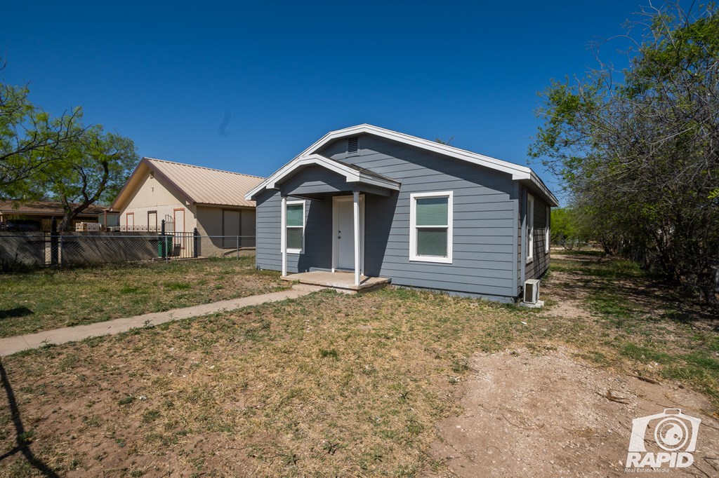 2526 Abilene St Property Photo 2