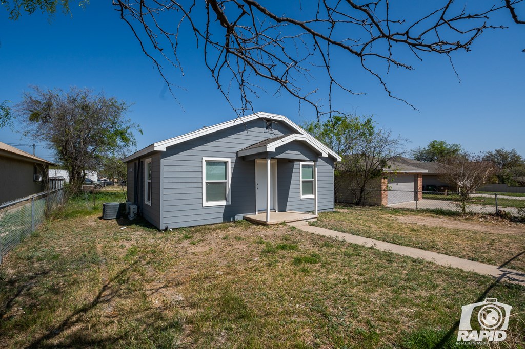 2526 Abilene St Property Photo 3