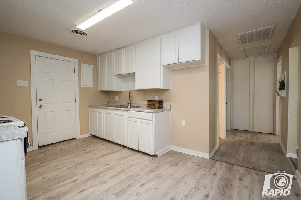 2526 Abilene St Property Photo 8
