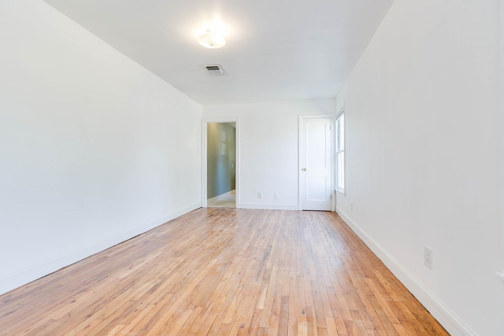 1221 Howard St Property Photo 30