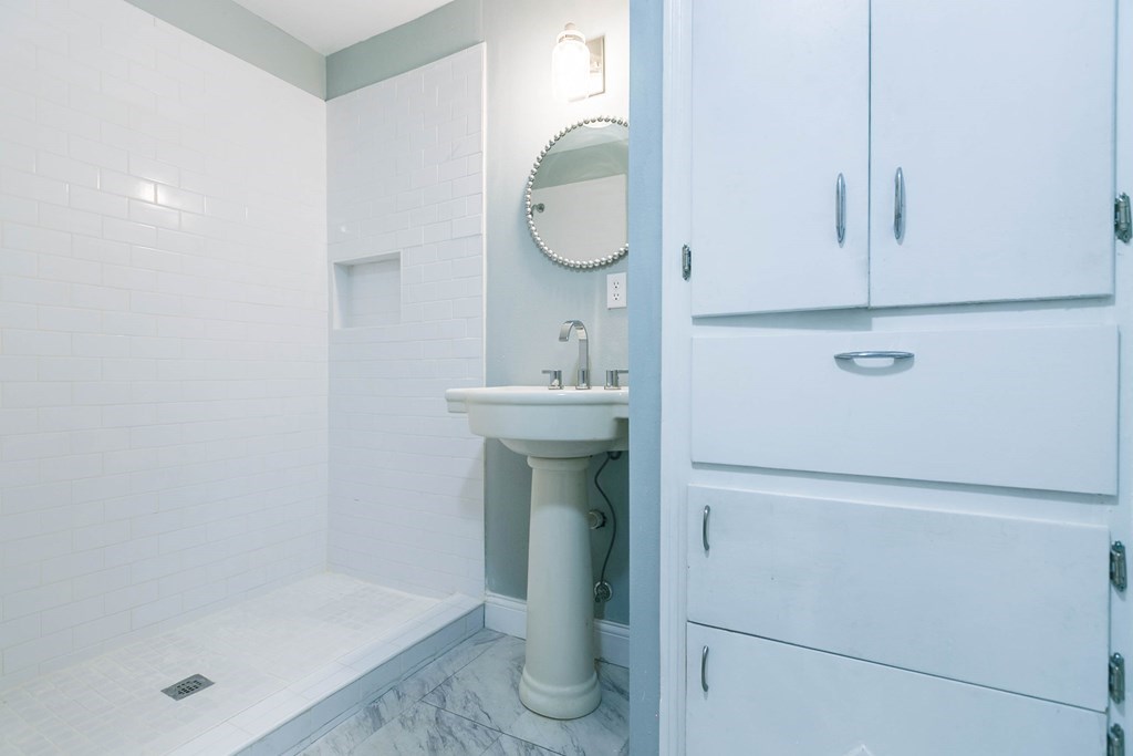 1221 Howard St Property Photo 35