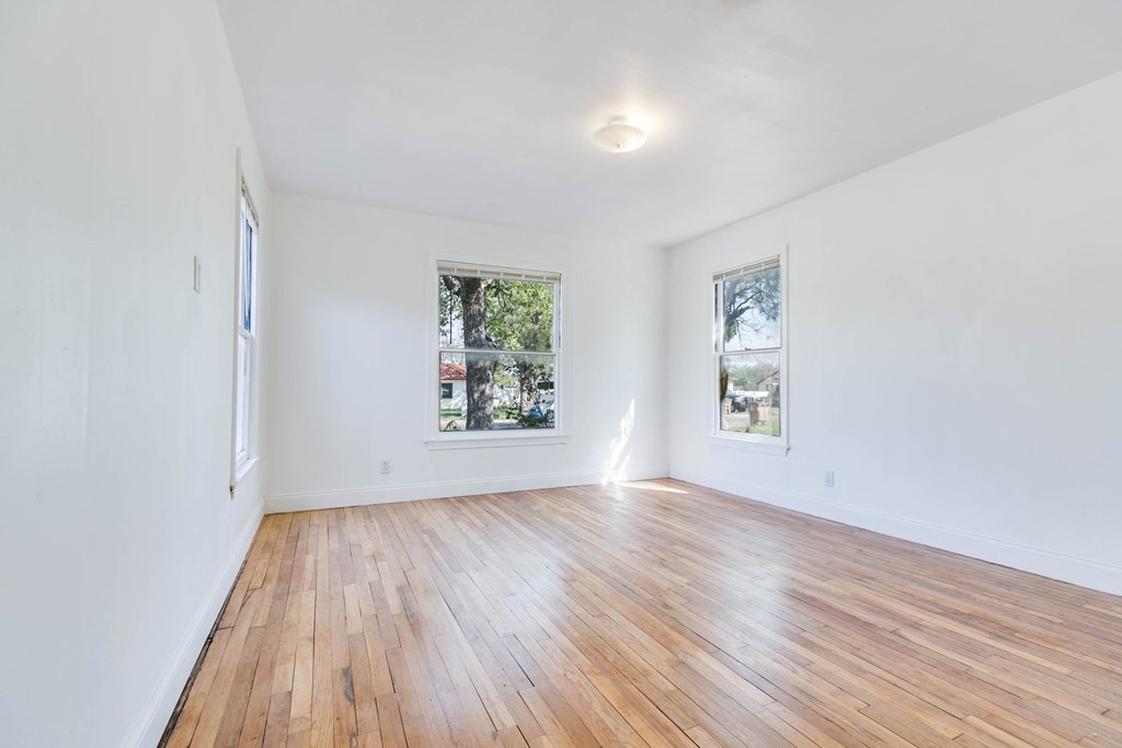 1221 Howard St Property Photo 36