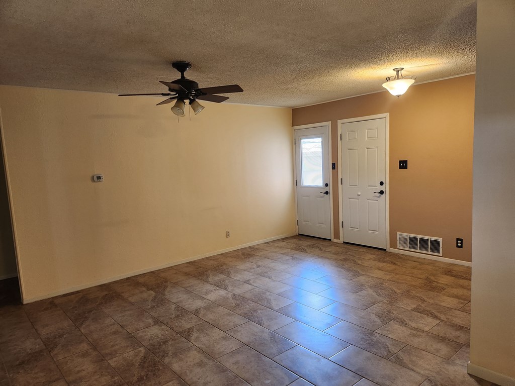 1001 Wynne Ave Property Photo 2