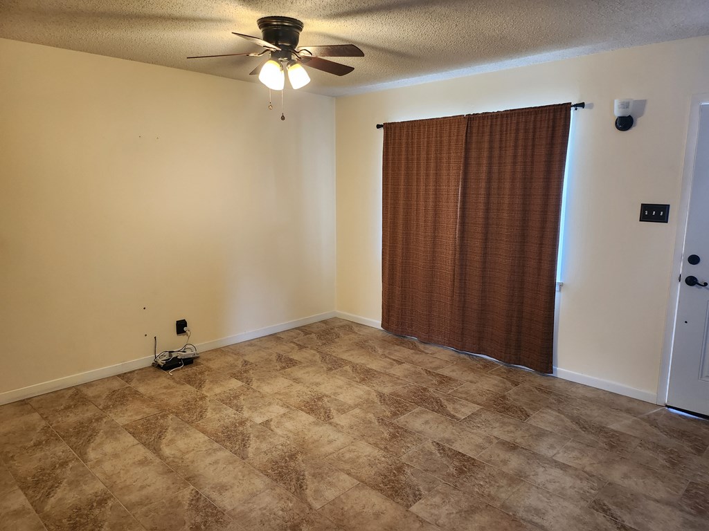 1001 Wynne Ave Property Photo 3
