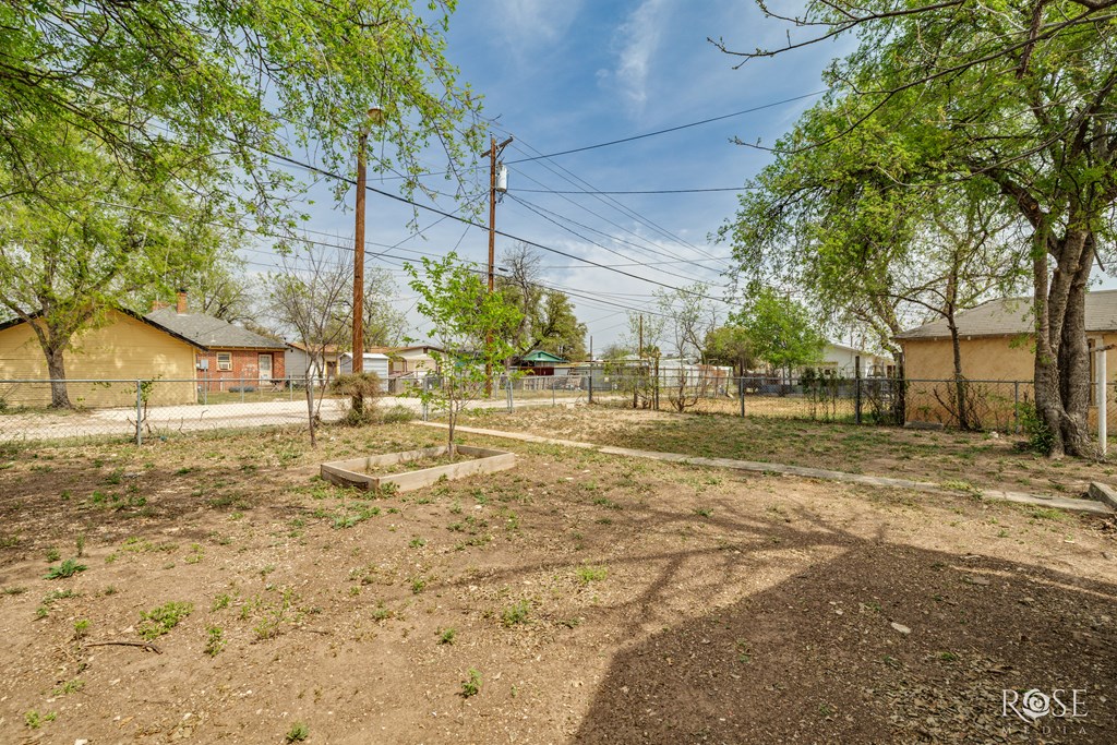 2260 North St Property Photo 24