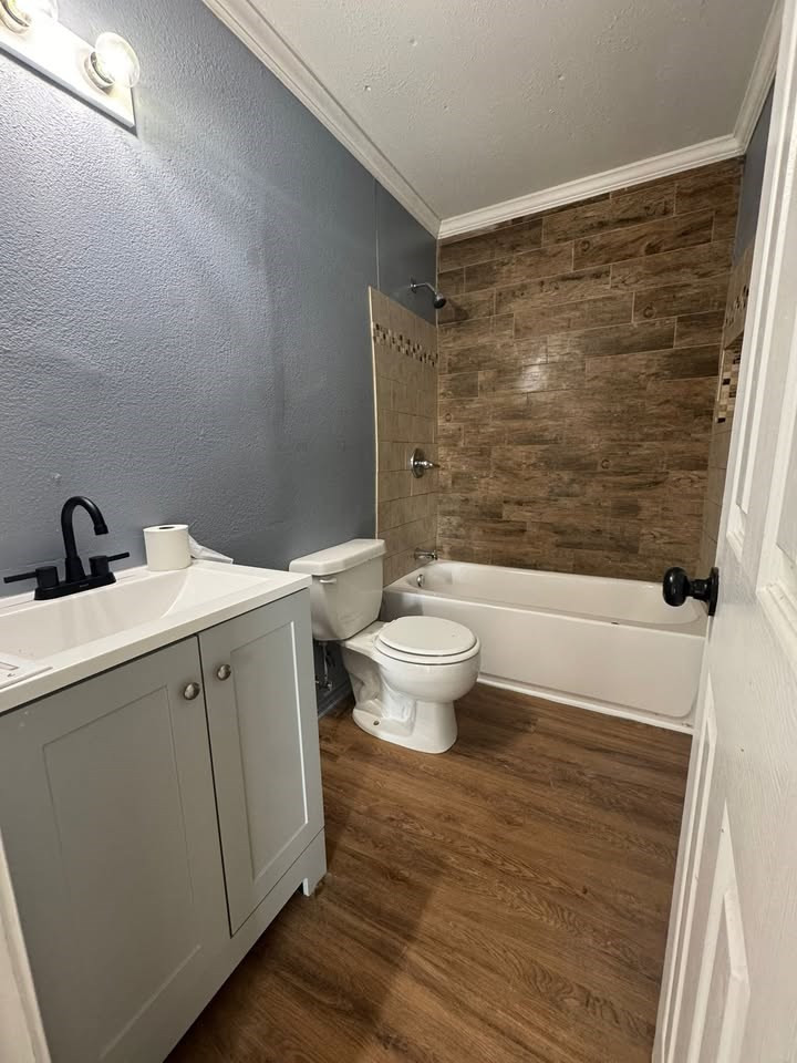 318 Montague Avenue Property Photo 6