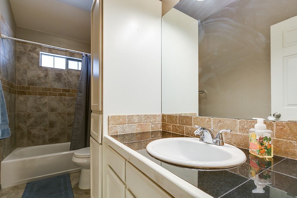 1226 Daniel St Property Photo 23