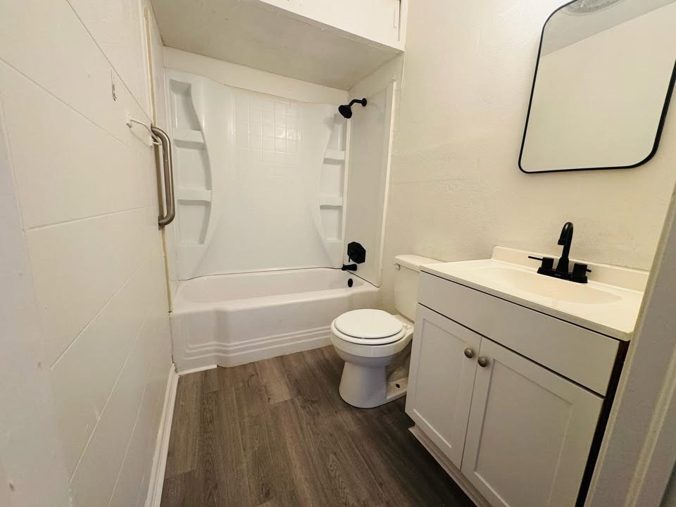 2101 Woodlawn Dr Property Photo 4