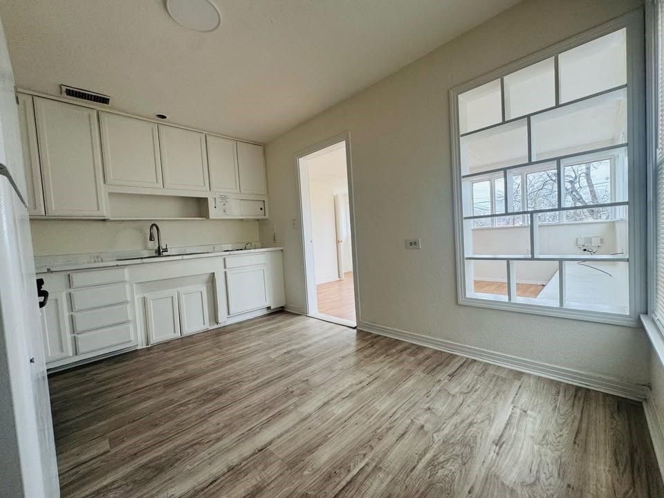 2101 Woodlawn Dr Property Photo 6