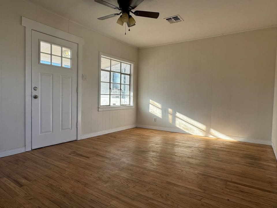 2102 Webster Avenue Property Photo 2