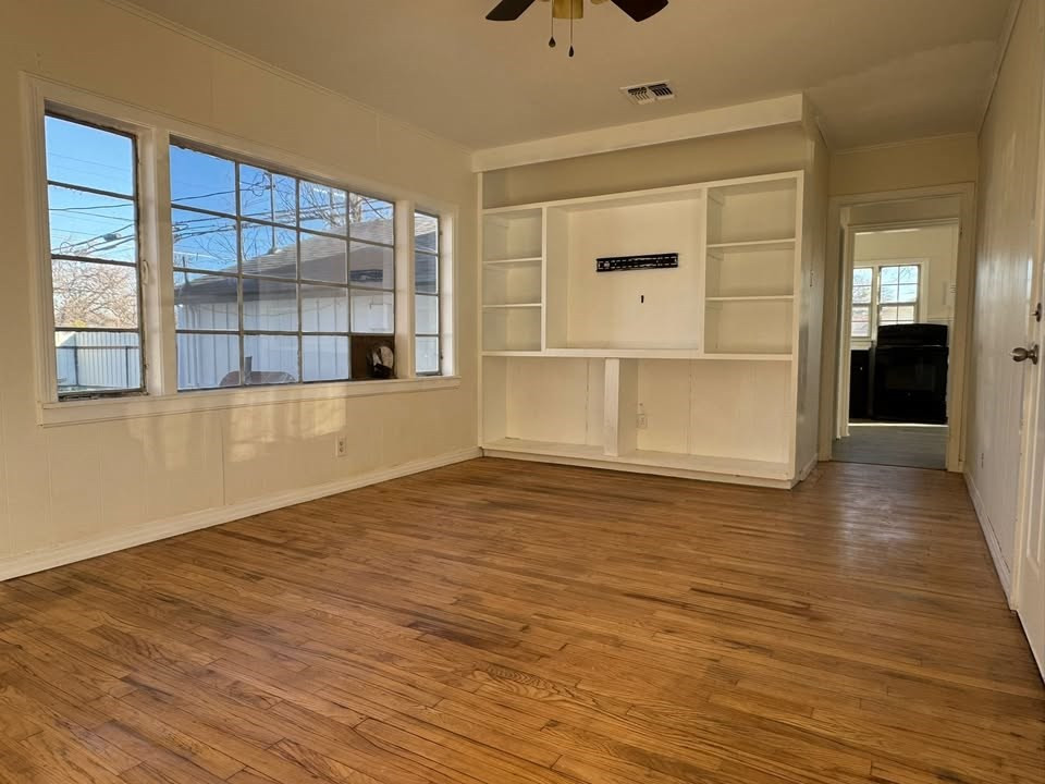 2102 Webster Avenue Property Photo 3