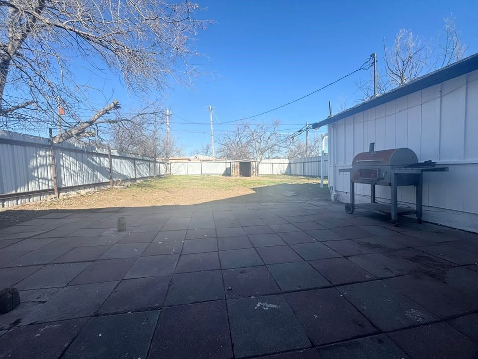 2102 Webster Avenue Property Photo 5
