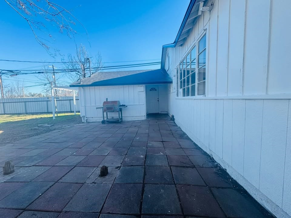 2102 Webster Avenue Property Photo 6