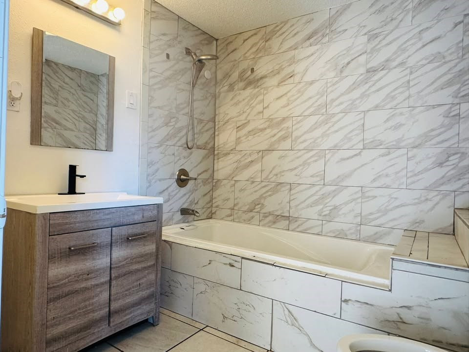2102 Webster Avenue Property Photo 7