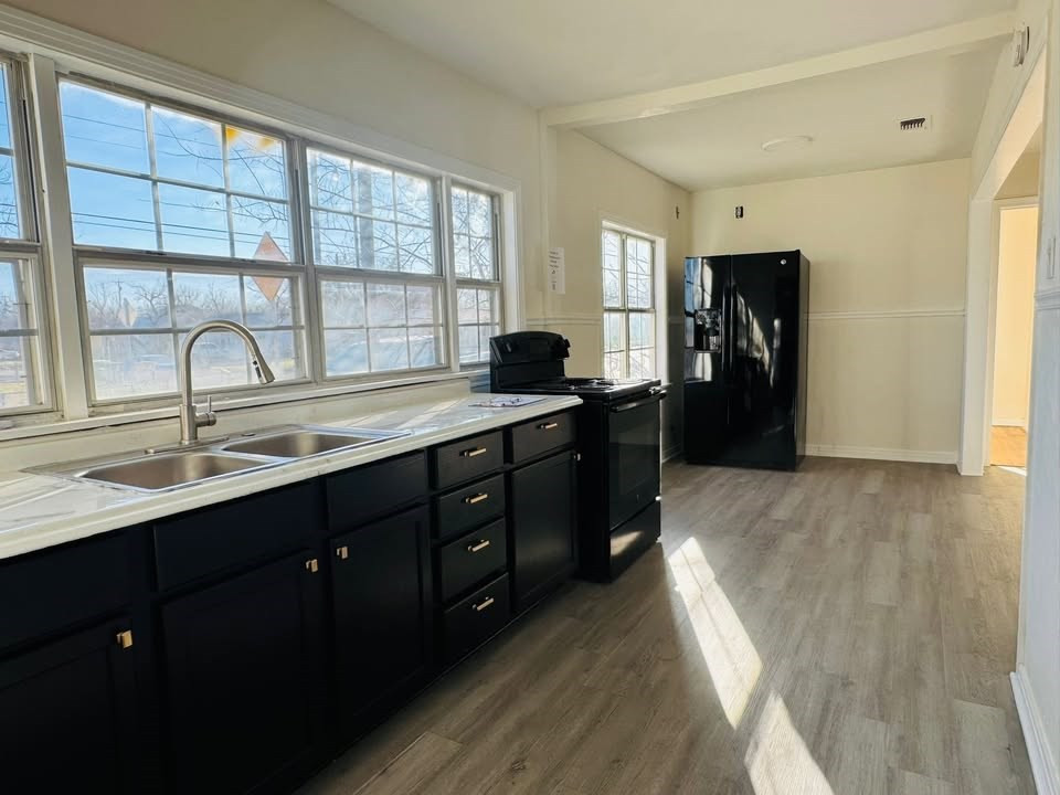 2102 Webster Avenue Property Photo 12
