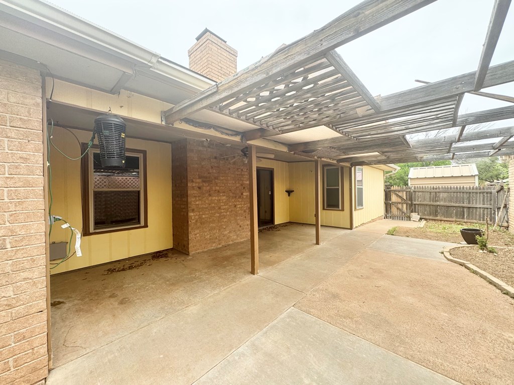 3610 High Meadow Dr Property Photo 2