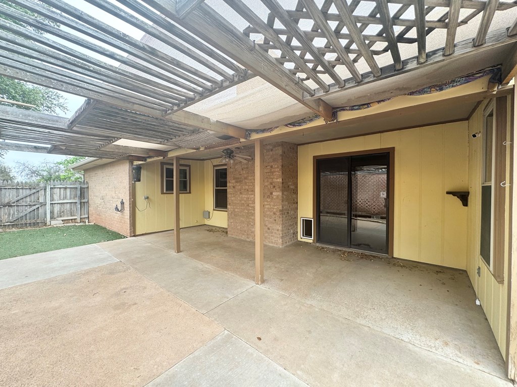 3610 High Meadow Dr Property Photo 3