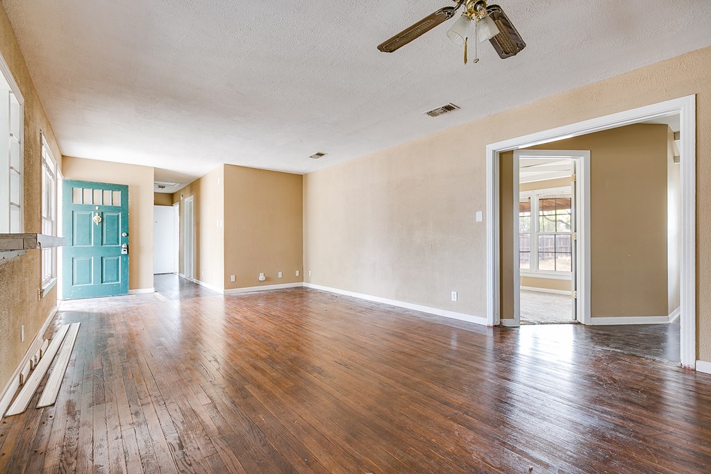 2607 Dena Dr Property Photo 6