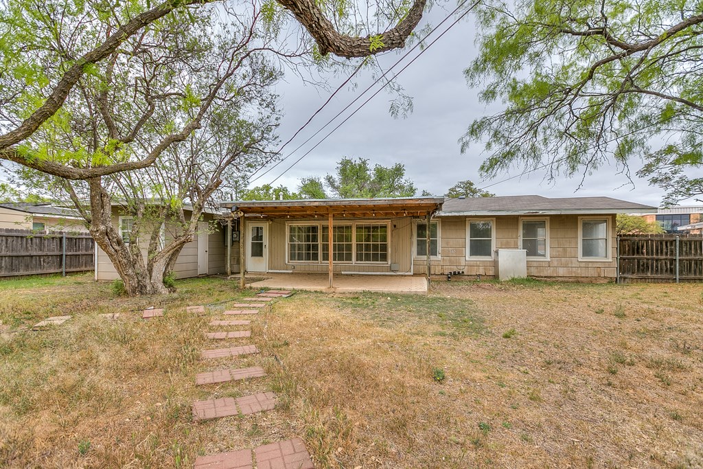2607 Dena Dr Property Photo 28