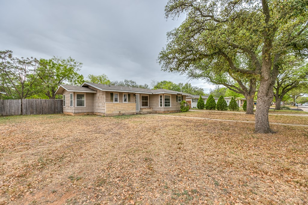2607 Dena Dr Property Photo 36