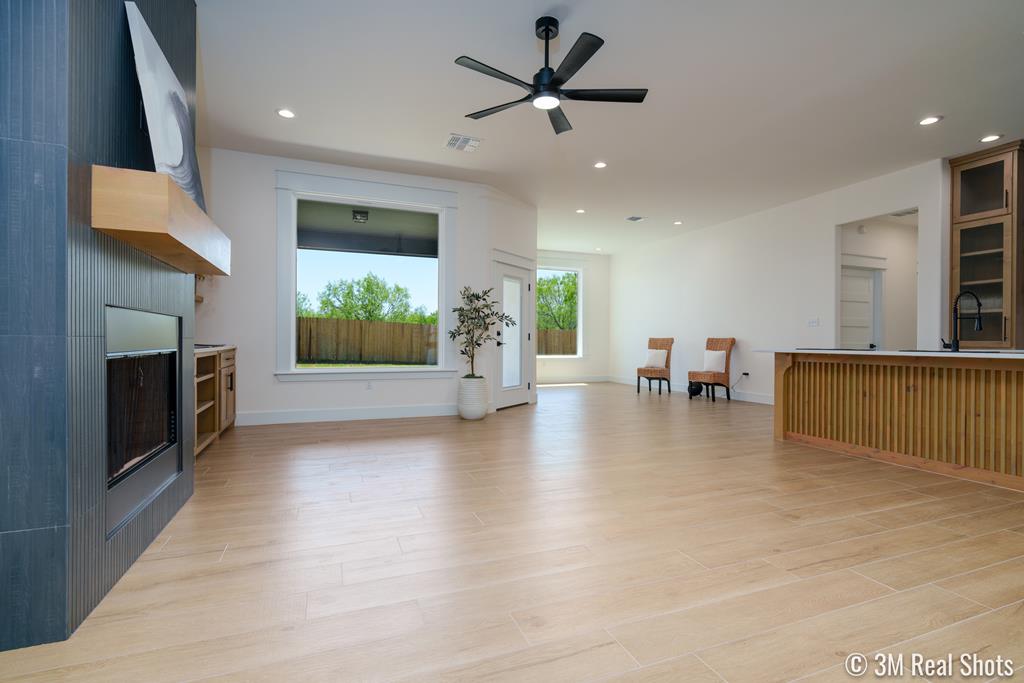 5182 Enclave Ct Property Photo 6